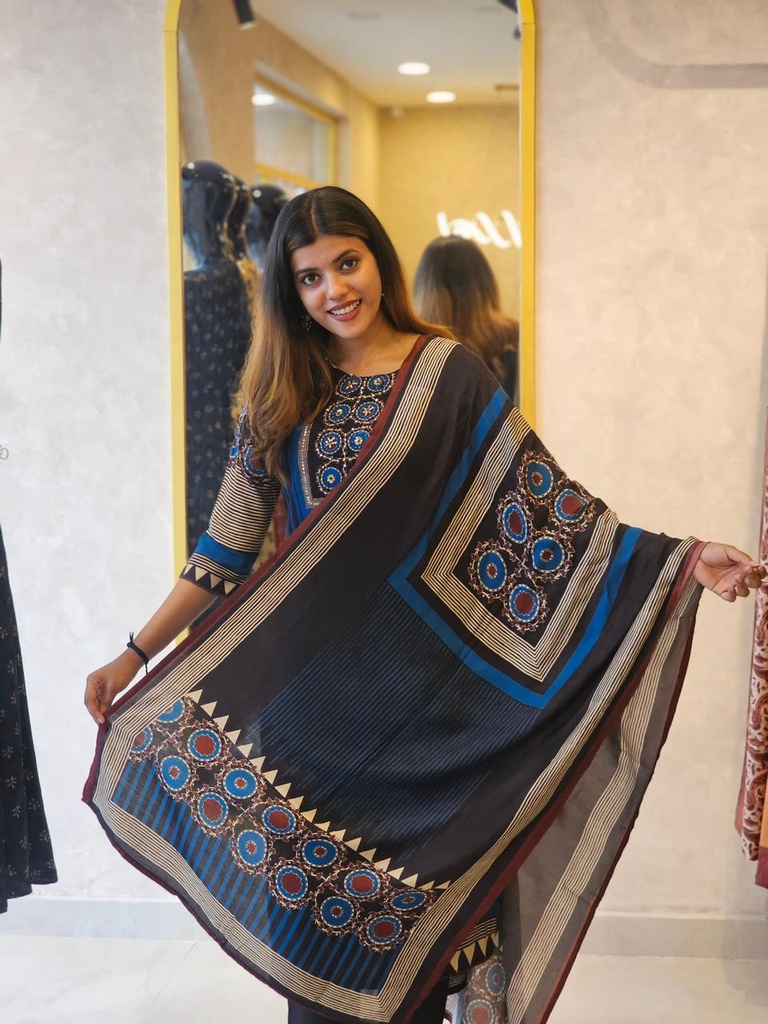 Crepe Silk Kurti Sets 5046