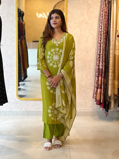 Crepe Silk Kurti Sets 5056 Green